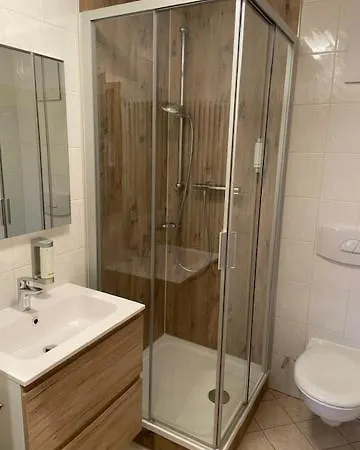 Neues Haus - Berggasthof Und ホテル